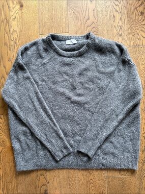Carly Jean Los Angeles Elizabeth Crewneck Sweater - Classic Casual Knit